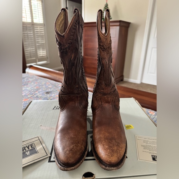 Frye Boots. Wyatt Overlay. - Picture 5 of 8